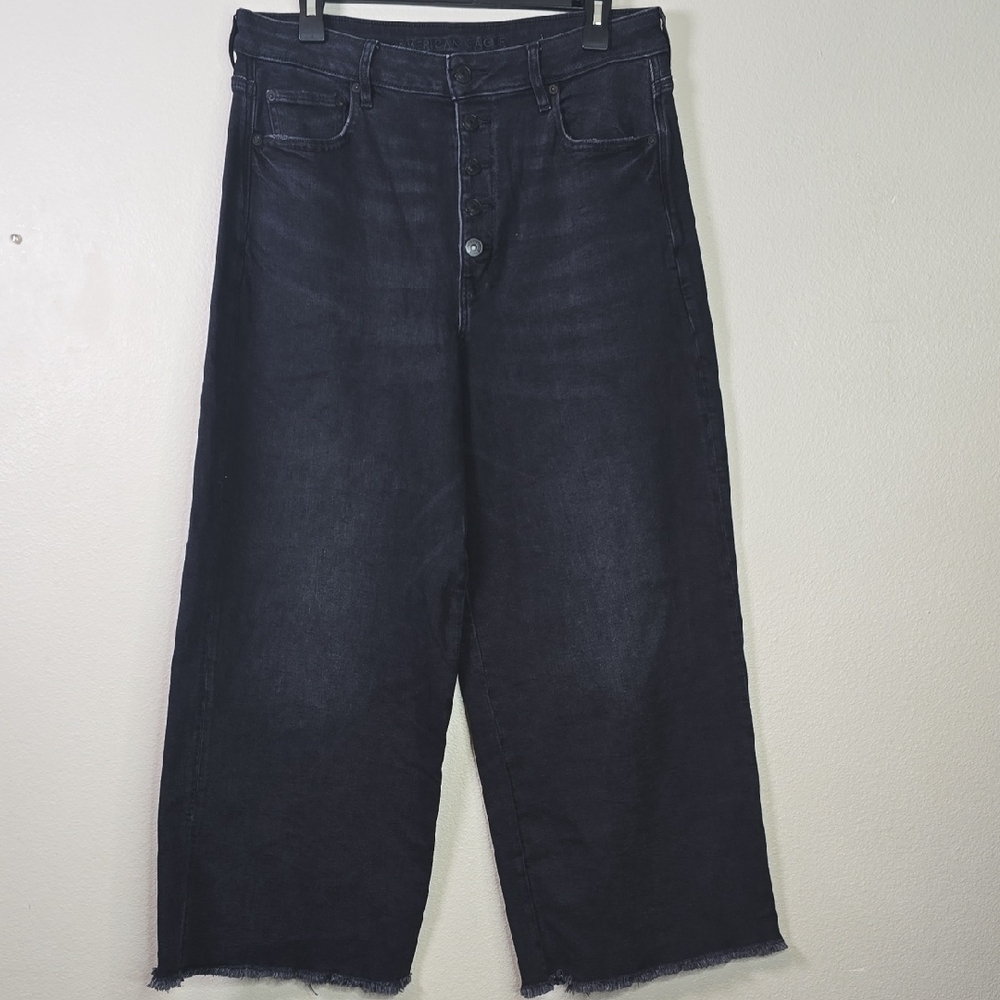 American Eagle Wide Leg Crop Raw Hem Jeans Super Stretch Size 14 Long.
